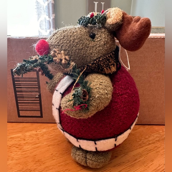 Christmas Reindeer Ornament - Picture 3 of 6